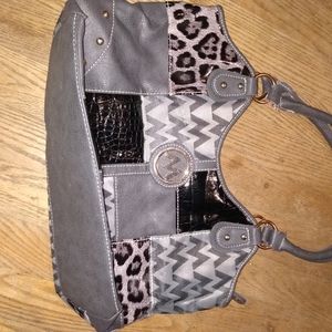 Very cute purse  not sure of the brand